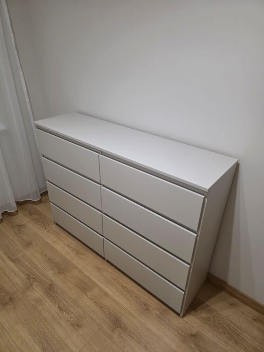 Duża komoda 140cm 8 szuflad Kaszmirowa