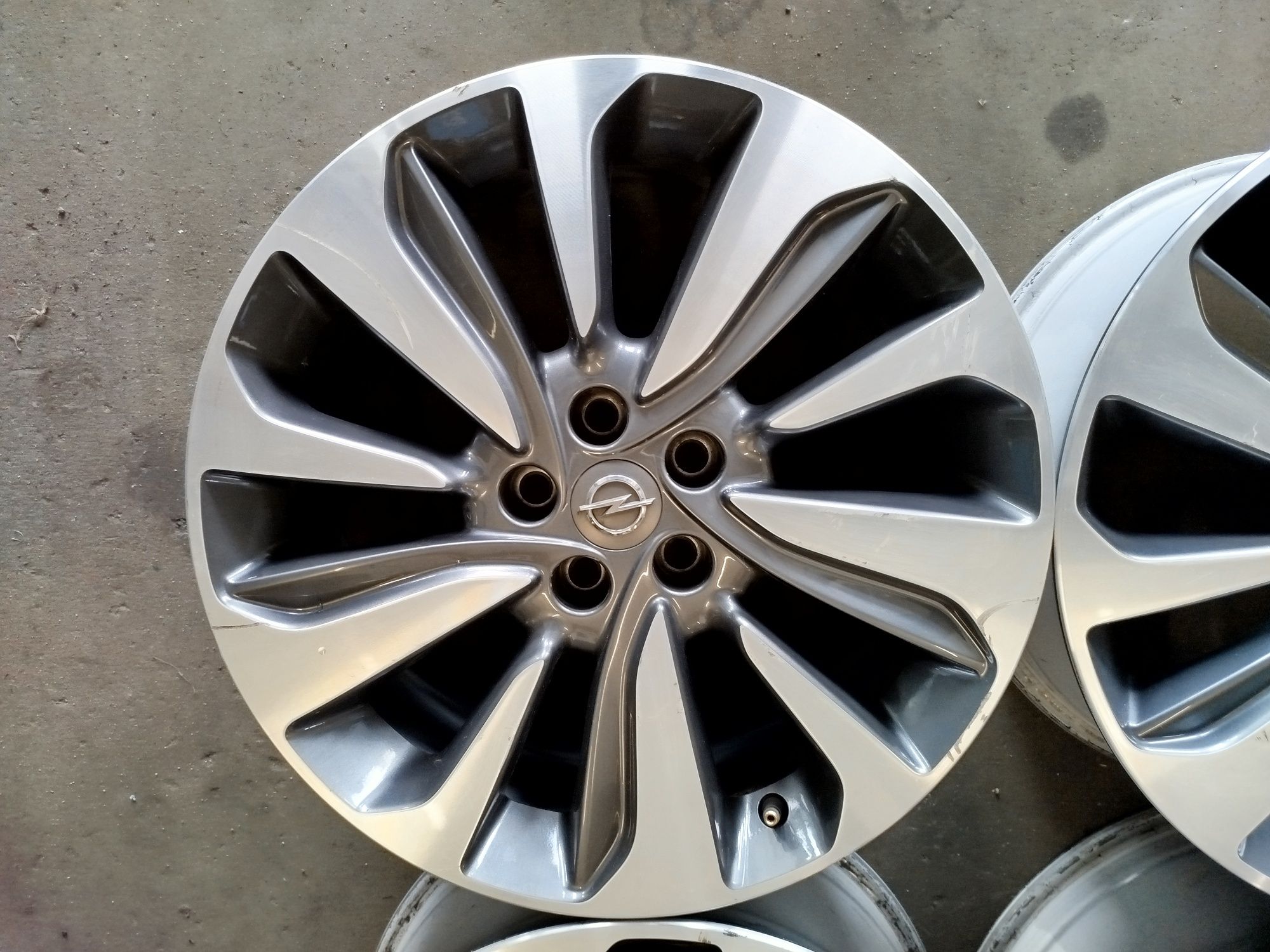 Oryginalne felgi aluminiowe 18 cali do Opel, 5x105