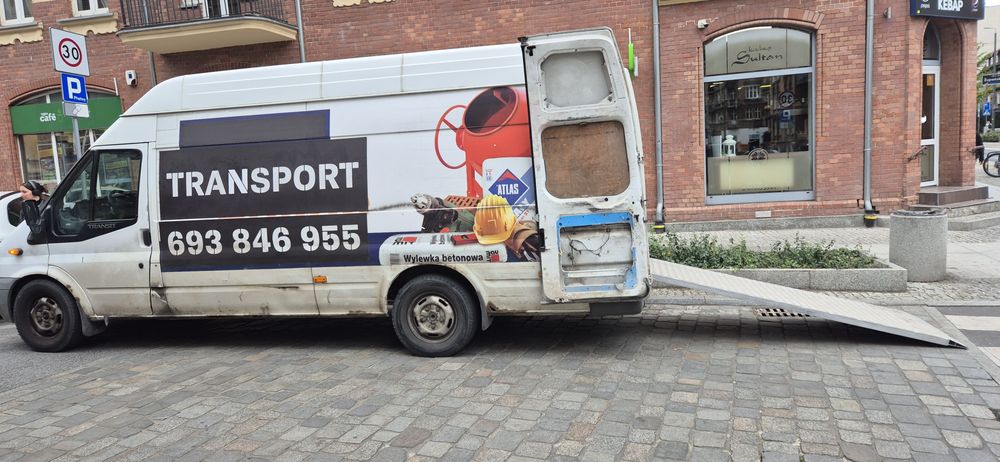 Transport z rampa rozładunkową Przeprowadzki - usługa wniesienia towar