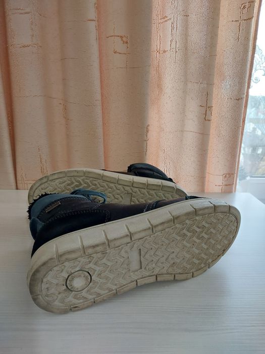 Черевики підліткові/чоловічі. Шкіра та замш. Чорного кольору.