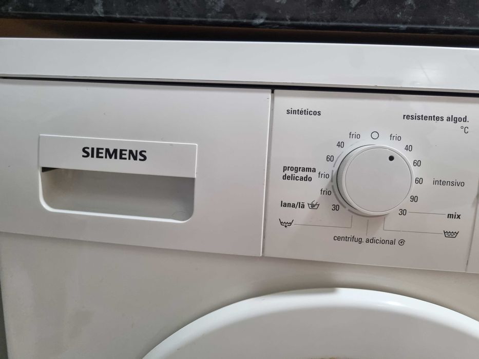 Máquina de lavar roupa