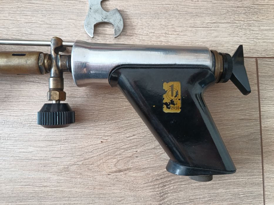 Stary palnik lutlampa na benzynę wschodnie Niemcy BAT 100 - 1