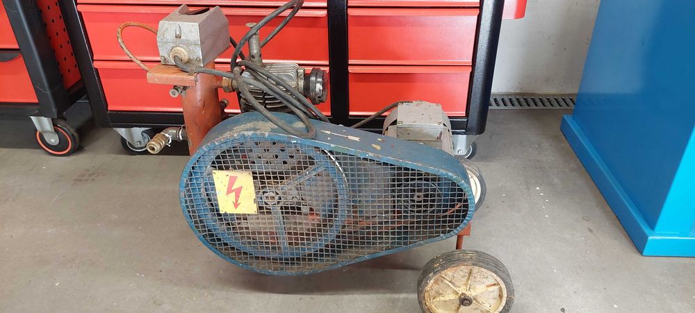 VEB kompresor sprężarka do powietrza niemiecki