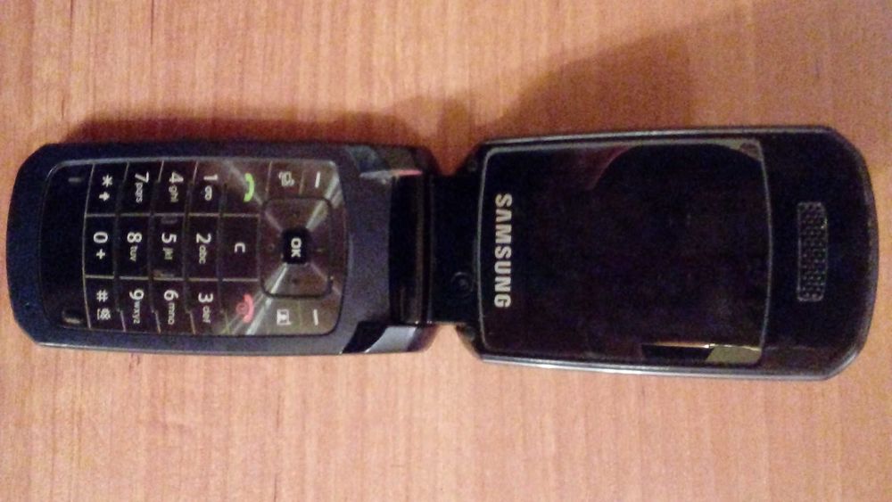 Telefon komórkowy LG D280n i inne telefony