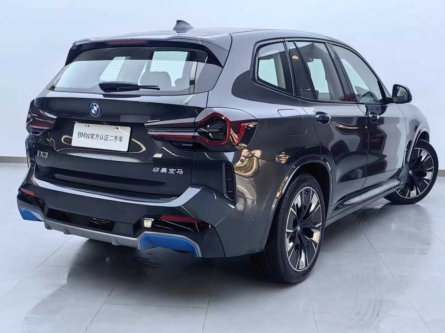 BMW  IX 3   2022