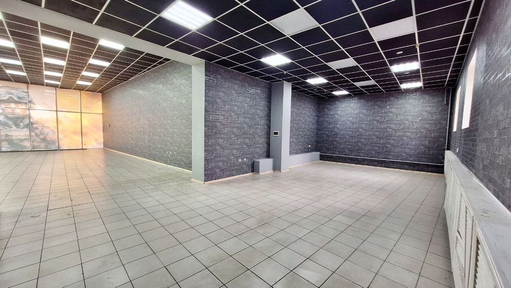 Комерційна будівля на пр. Соборний. Район Анголенко.