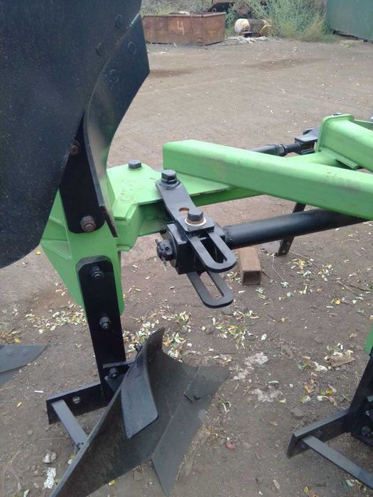 Плуг НАУКА 3-40 оборотний