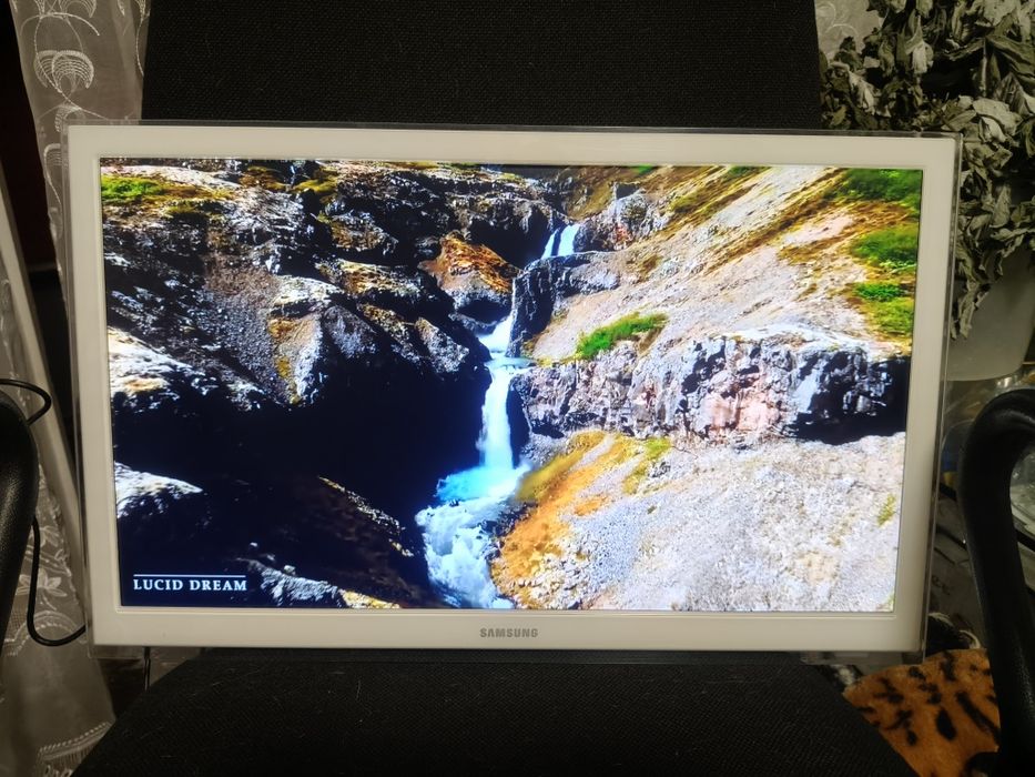 LED-телевизор Smart TV 22" Samsung ue22f5410ak