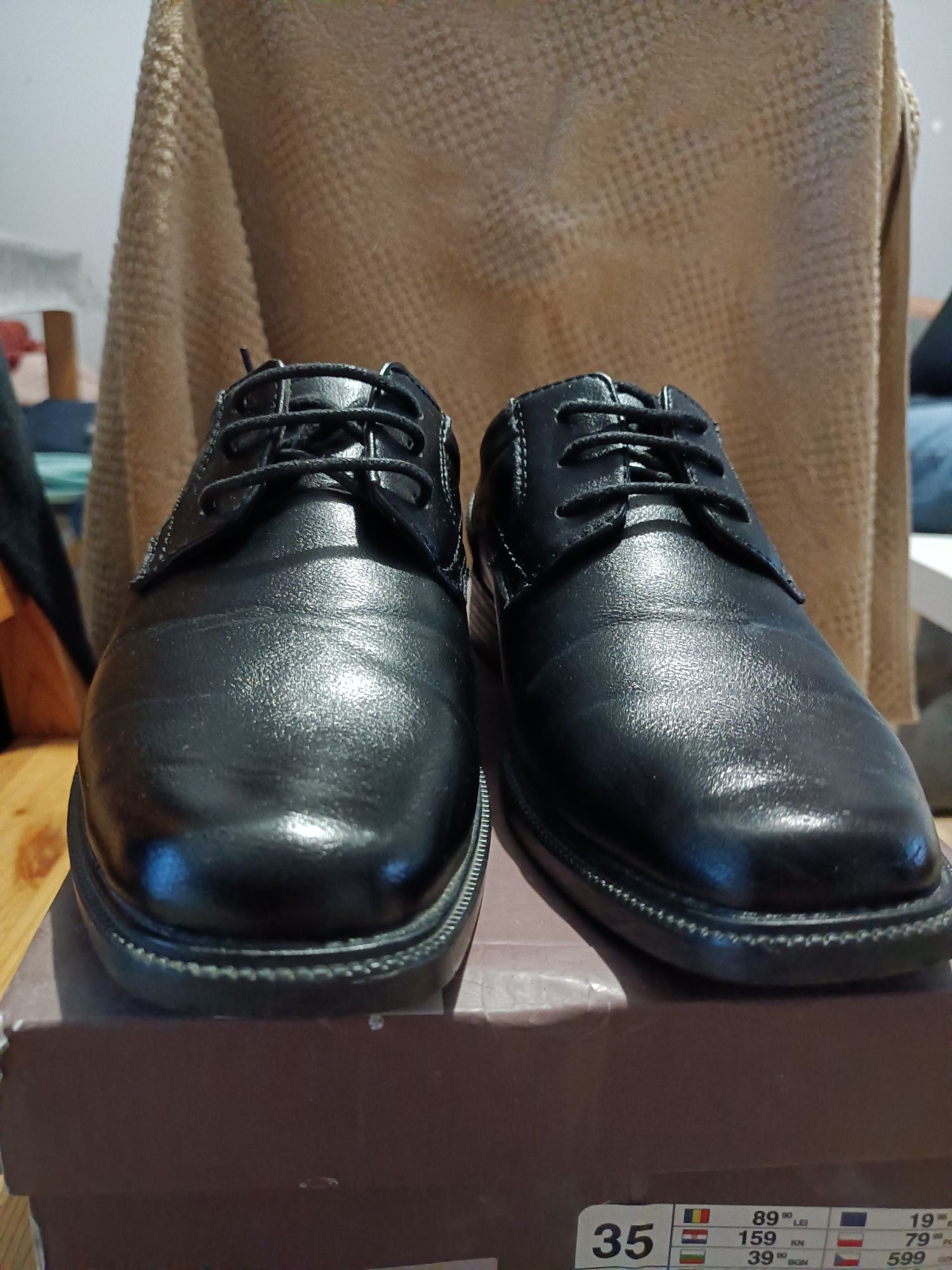 Buty czarne eleganckie 35