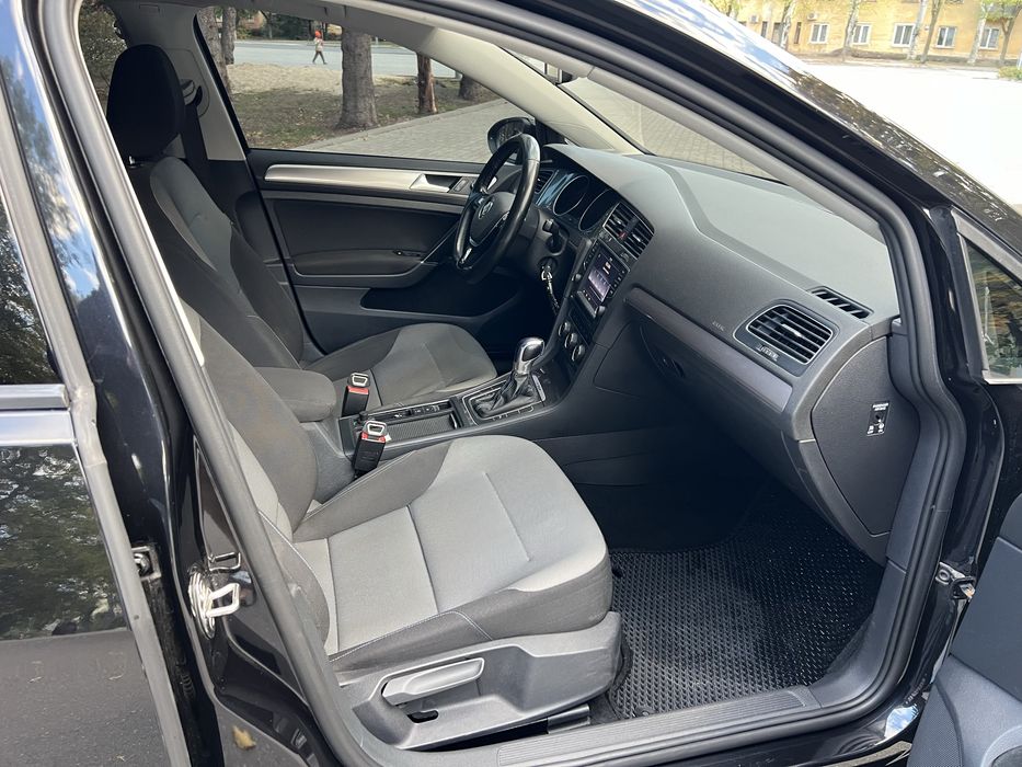 Volkswagen E-Golf 2014 Один владелец