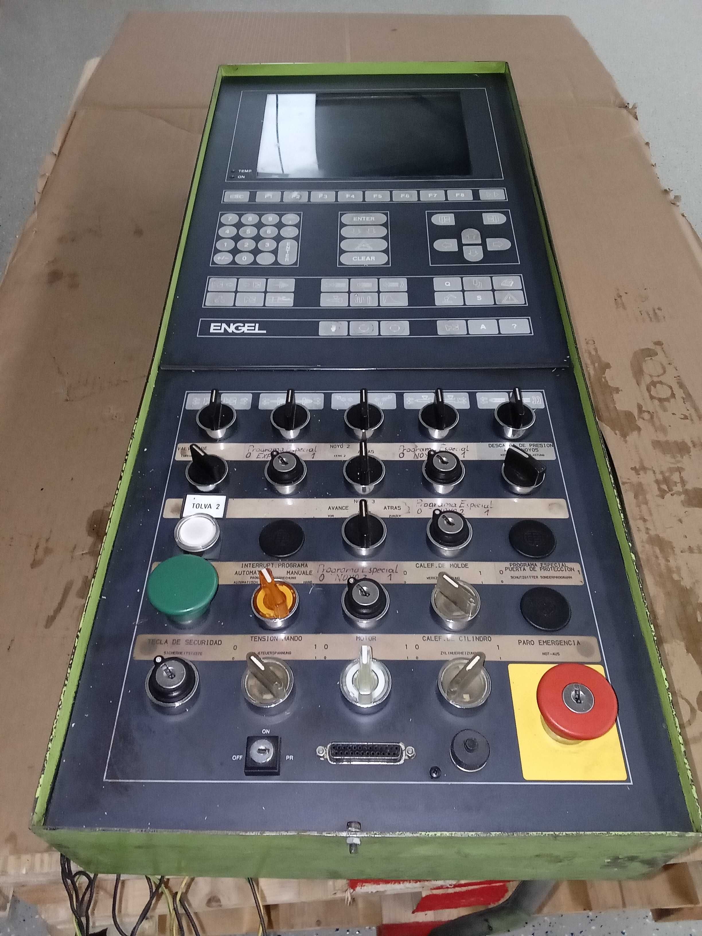MAQUINA INJEÇÃO ENGEL ( MATERIAL DIVERSO )