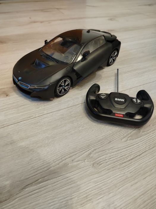 BMW i8 autko na pilot(stan idealny)