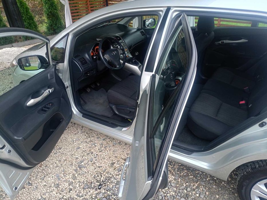 Toyota Auris 1,6 VVt-i, Sprowadzona i zarej, 177 Tyś,km