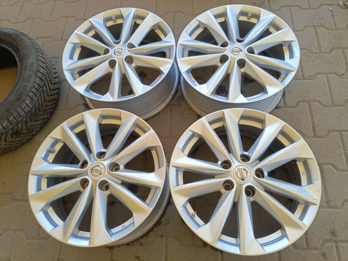Felgi aluminiowe Nissan 7jx17 et40 5x114,3 Dacia Renault  Toyota