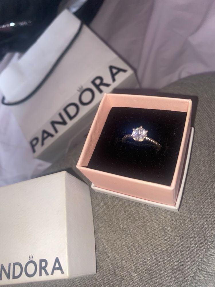 Vendo anel novo da pandora