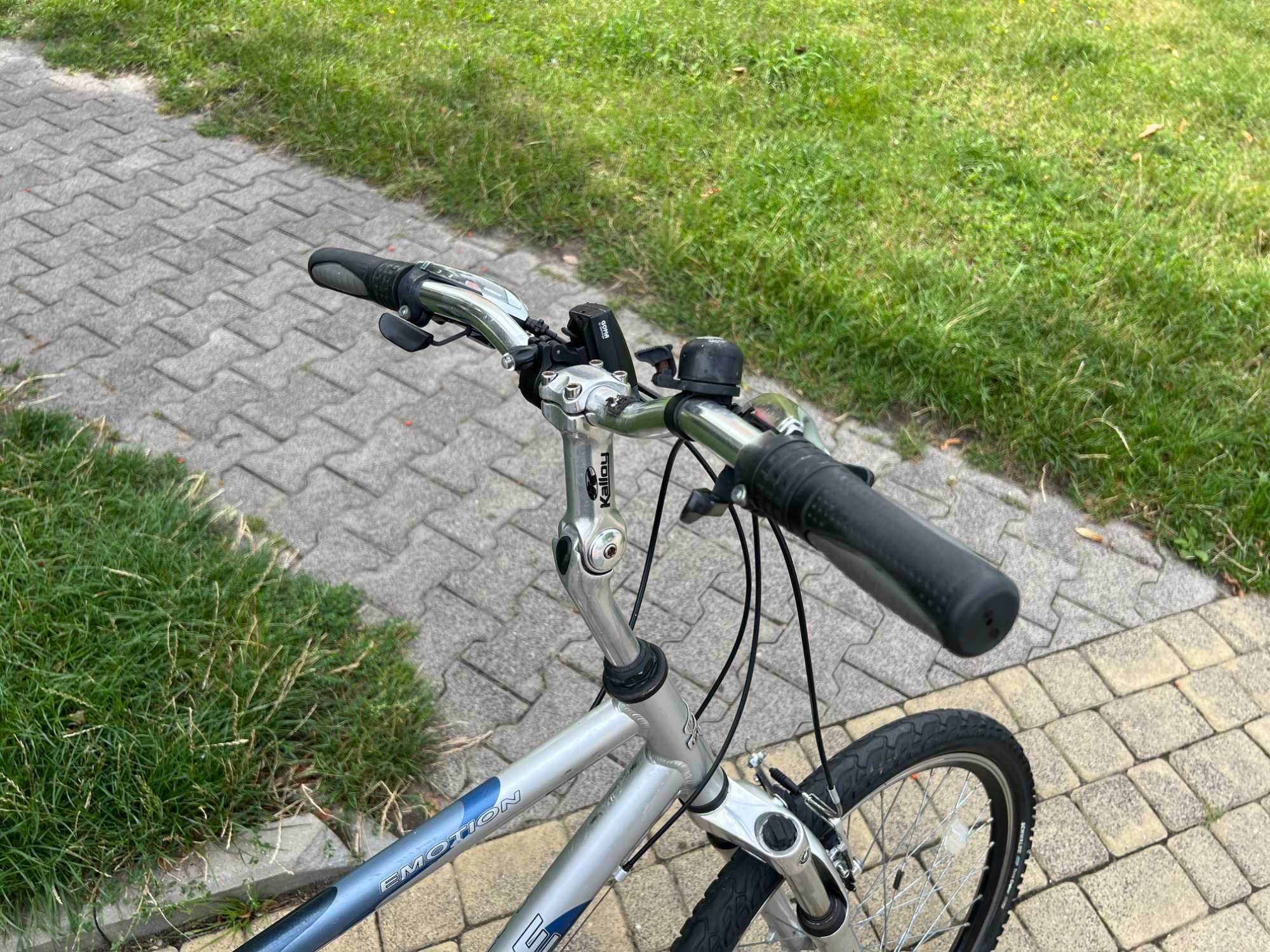 Rower trekkingowy Unibike Emotion rama 17" koła 26"