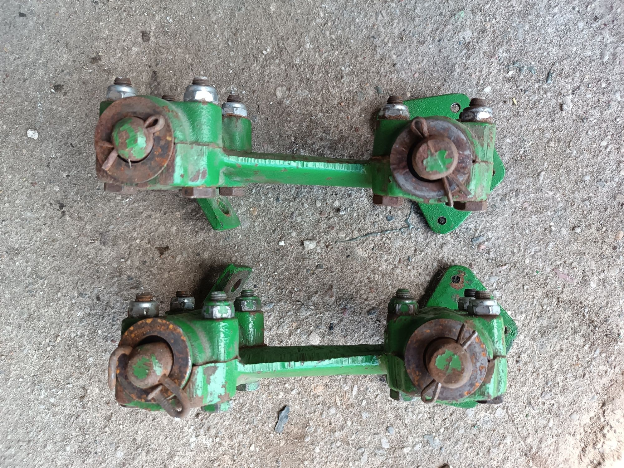 Wieszak Z10914 podsiewacza John Deere cws