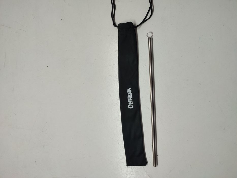 Palhinha reutilizável em aço da YouTuber Owhana