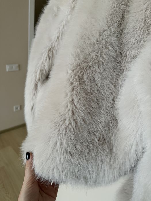 Шуба короткая белая из исскусивенного меха Zara