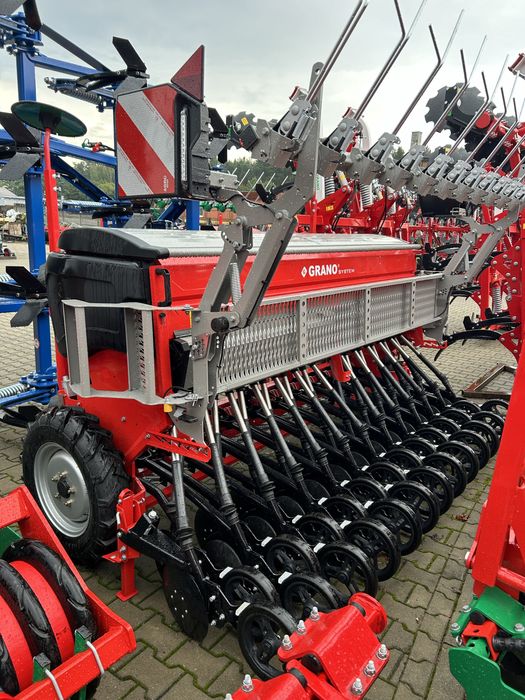 Siewnik Zbożowy talerzowy Grano System TMP 3003 Agro Masz SR301
