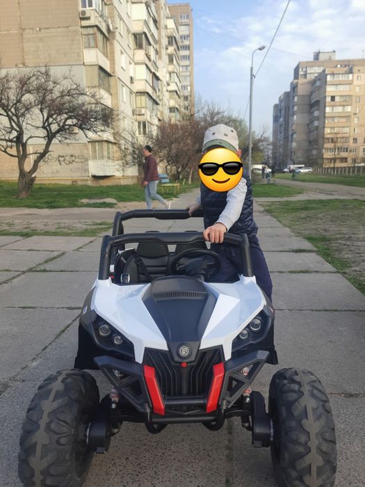 Баггі дитячий, єлектро.