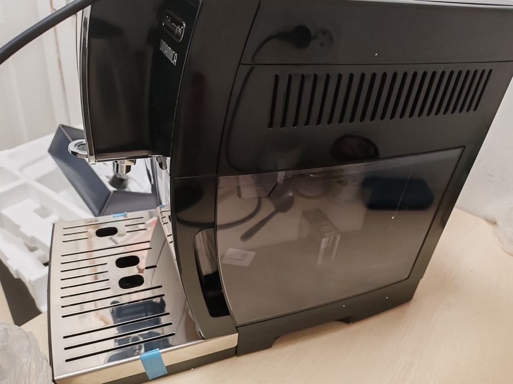 Продам Кофемашина Delonghi ECAM359.55B