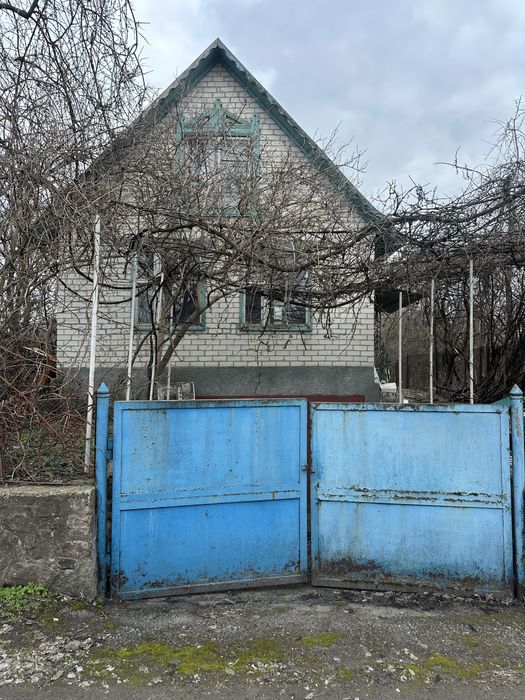 Будинок-дачний або для постійного проживання