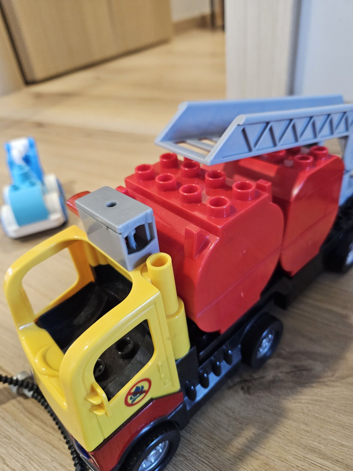 Lego DUPLO ciężarówka Tir straż zestaw 2 Tir 3 przyczepy