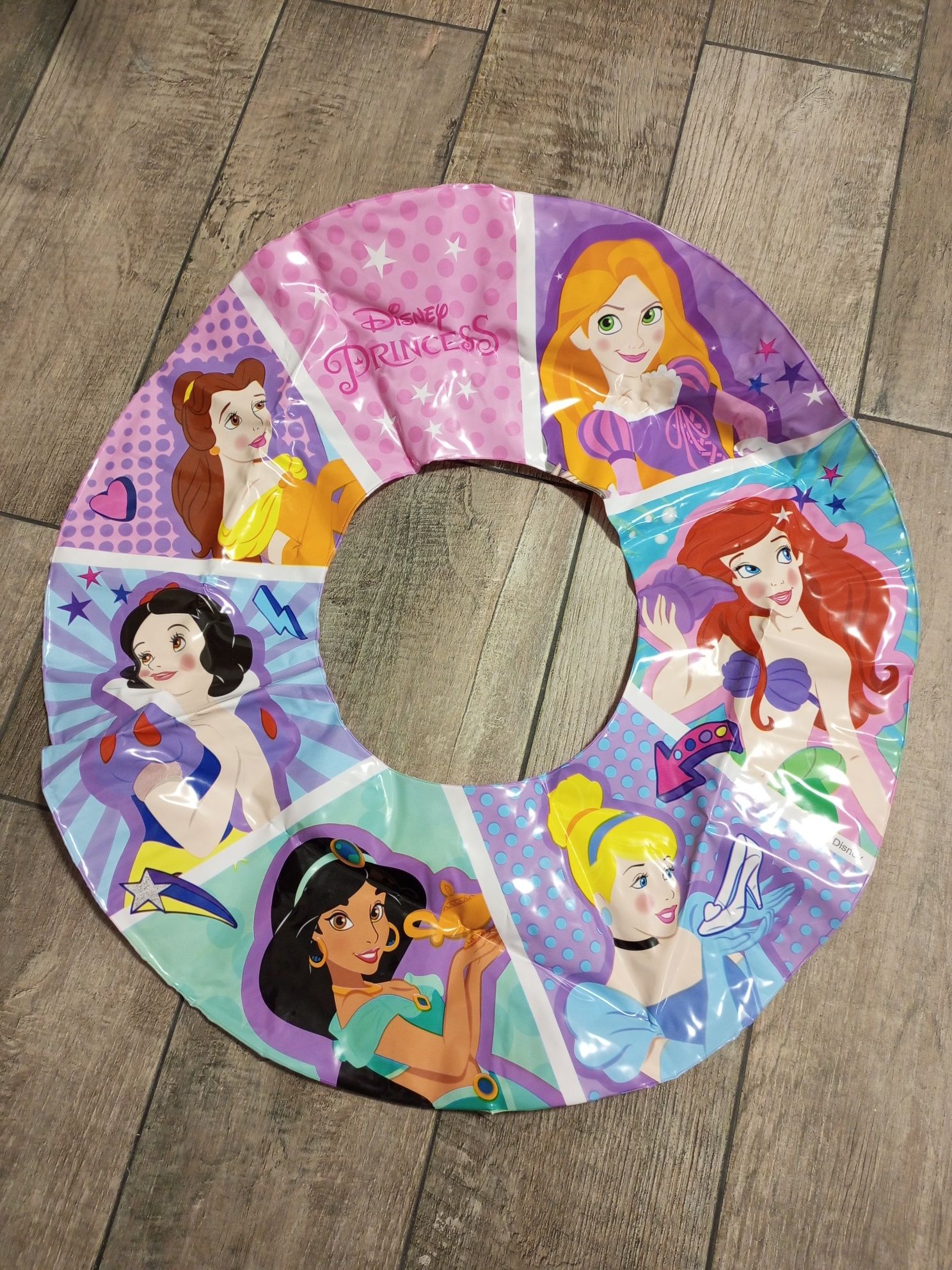 Надувний круг з принцесами
