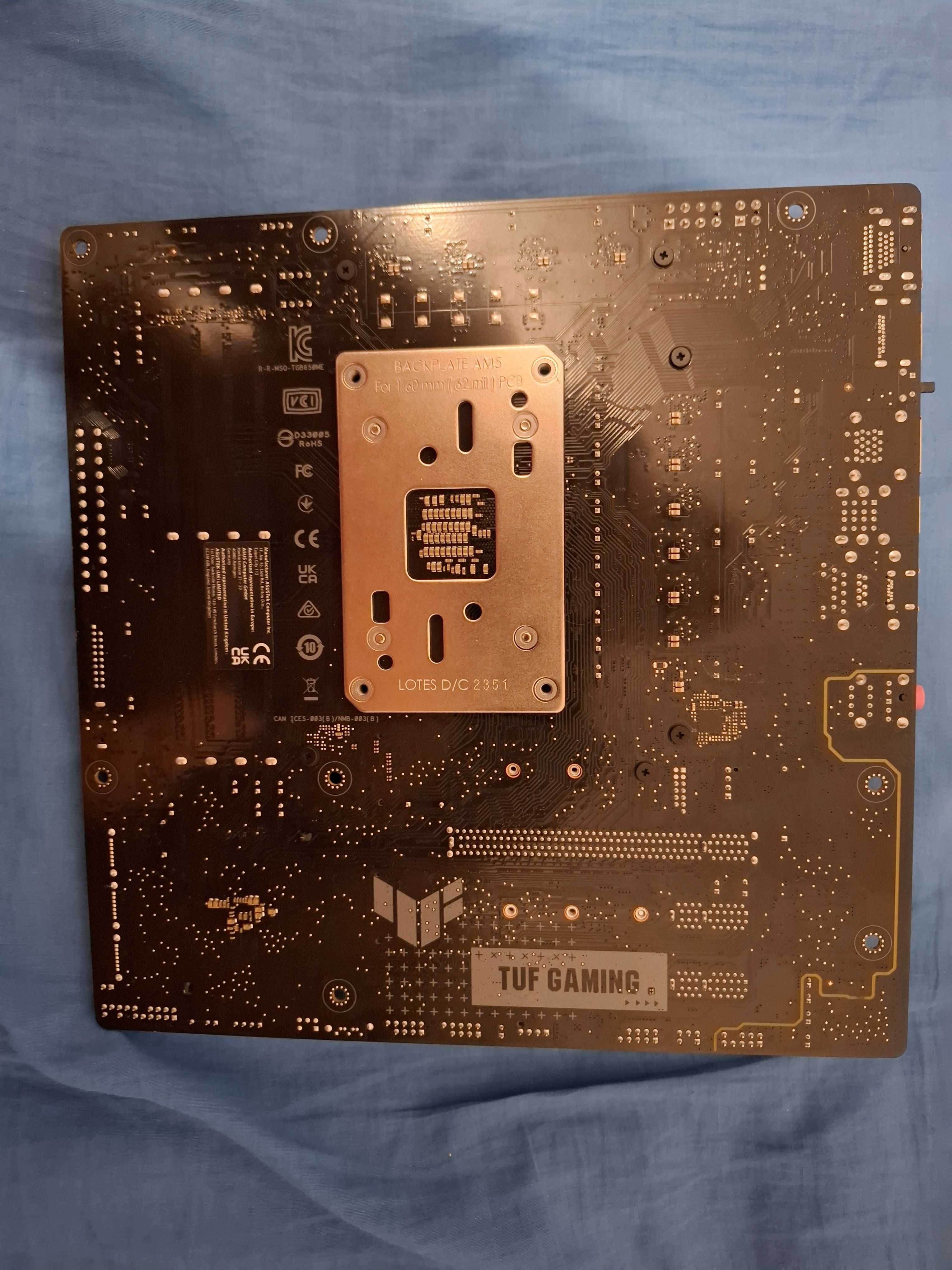 Материнська плата Asus TUF GAMING B650M-E (AM5, DDR5) —2 роки гарантії