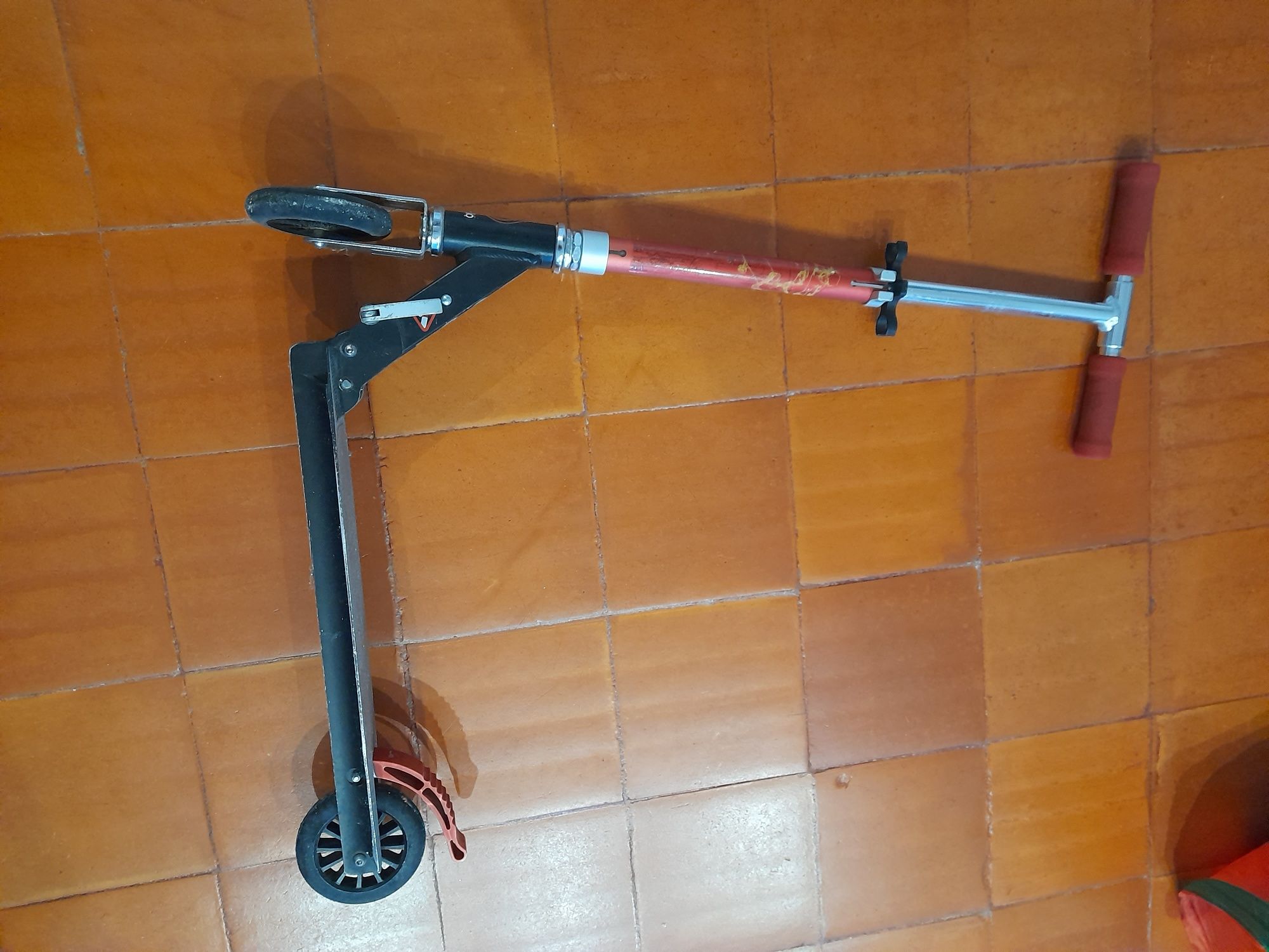 Trotineta vermelha