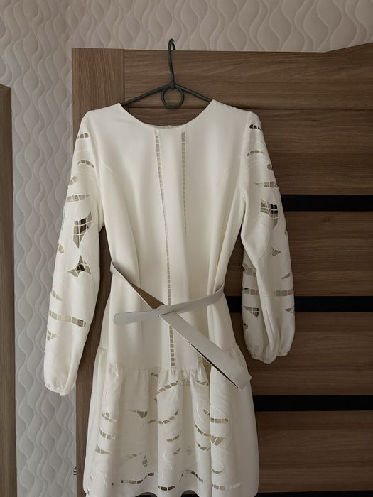 Красива біла сукня розмір м може підійти на L