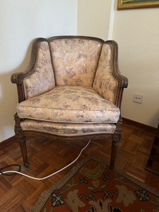 Conjunto de poltronas crapaud estilo Luís XVI