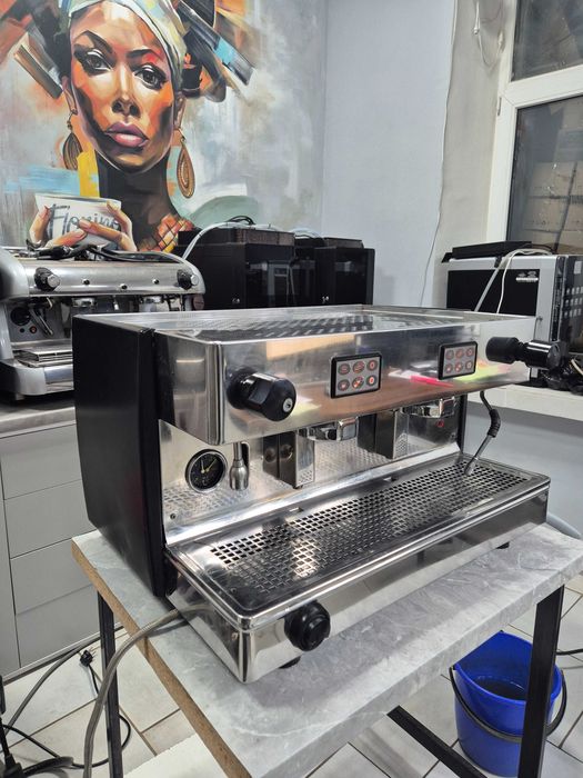 Кавомашина двохпостова професійна Futurmat