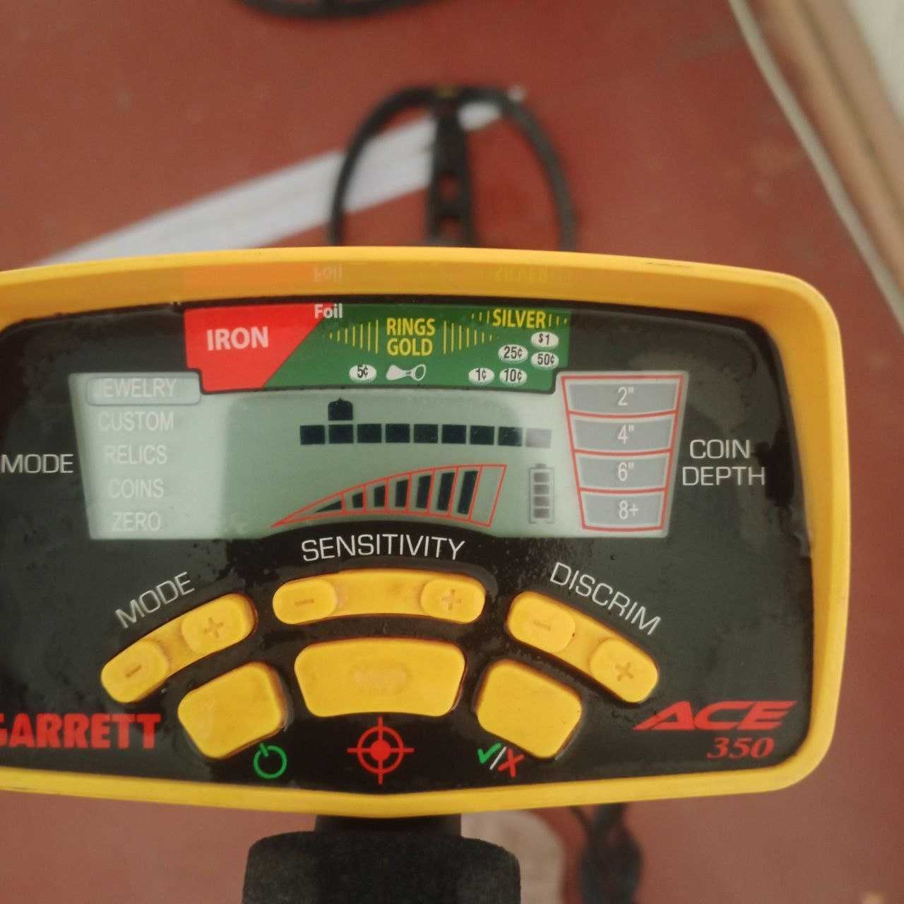 Продам Металошукач Garrett ACE 350  та Quasar ARM у подарунок!