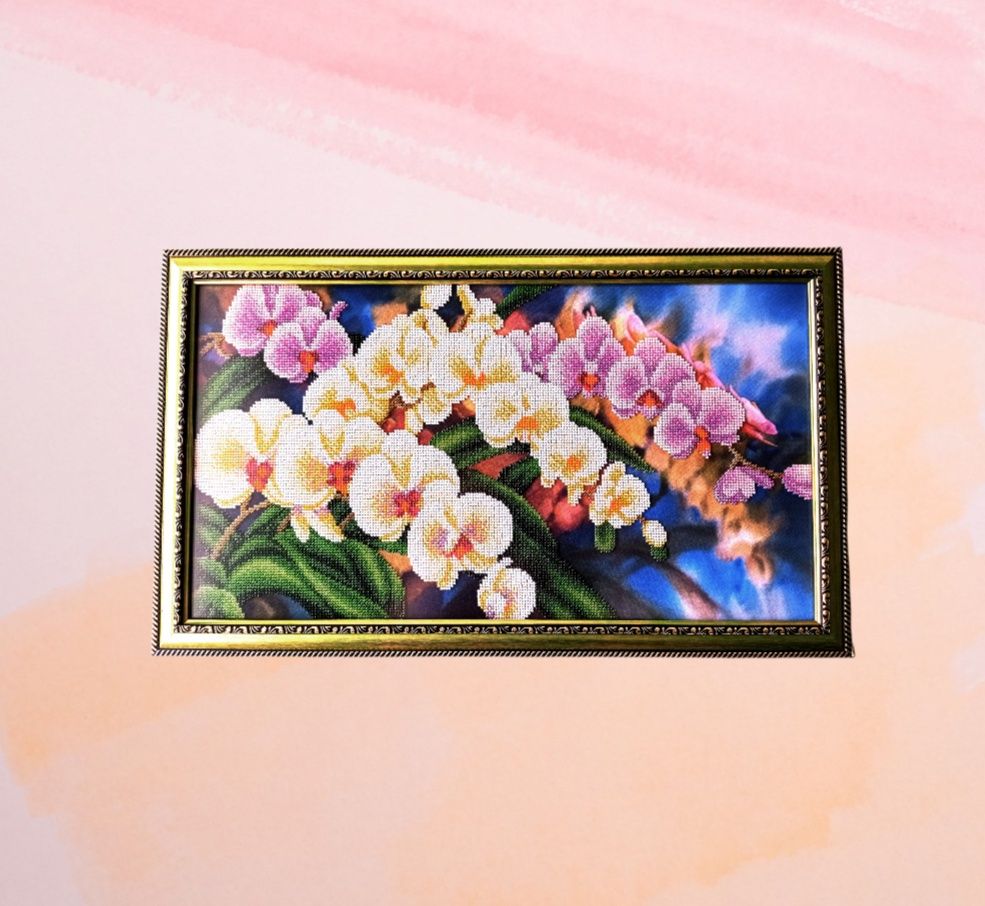 Картина "Орхідеї в саду" вишита бісером.