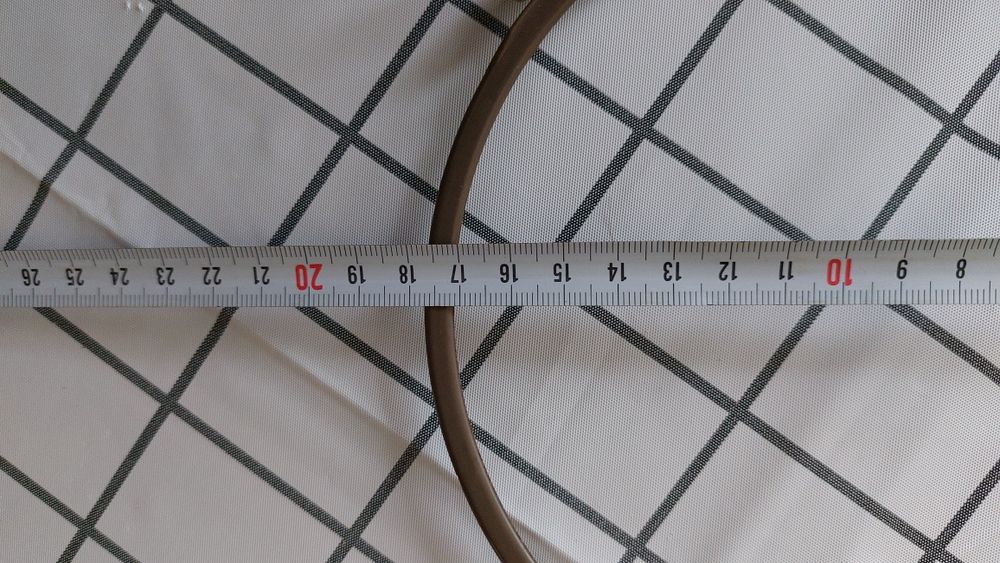 Podstawka na kółkach pod talerz obrotowy do mikrofalówki  18 cm