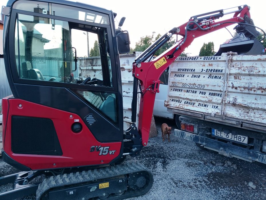 Minikoparka wywóz gruzu załadunki kucie młotem piasek ziemia kruszywa