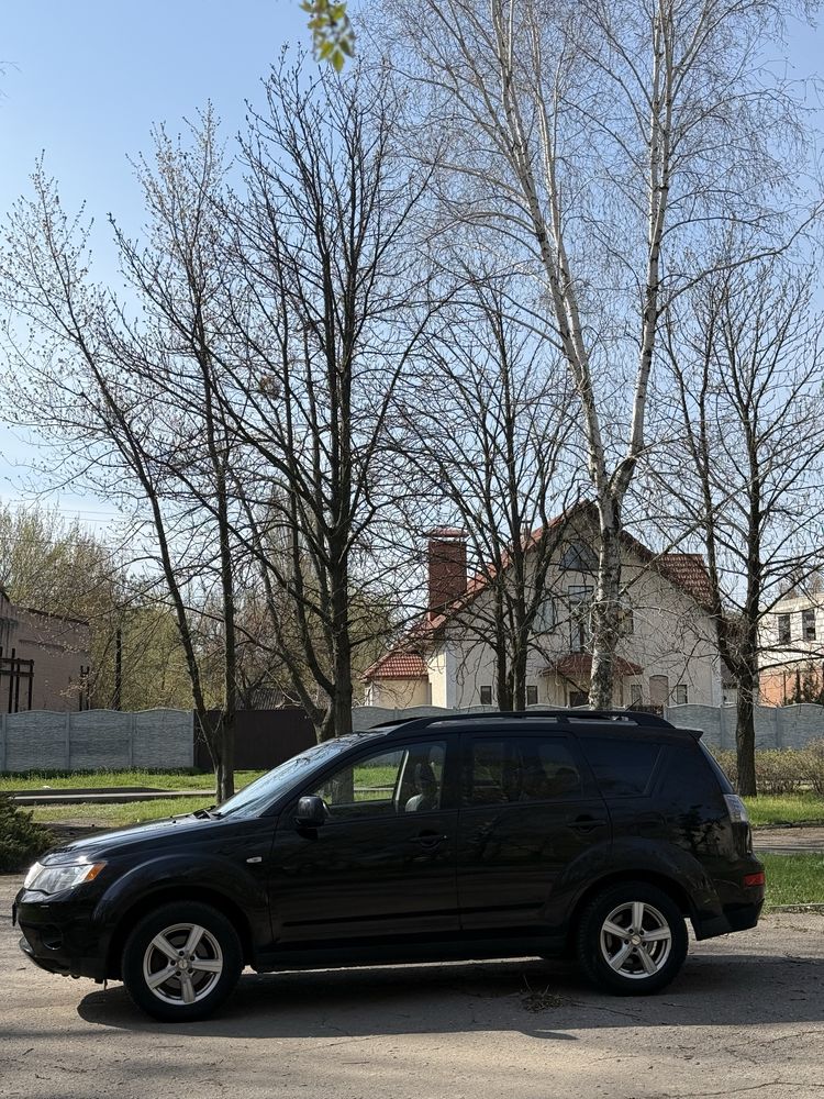 Mitsubishi Outlander полный привод