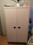 Różowa dziecięca dziewczęca szafa ikea
