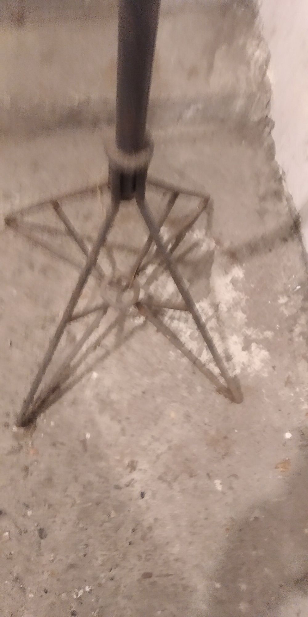 Wieszak metalowy zabytek