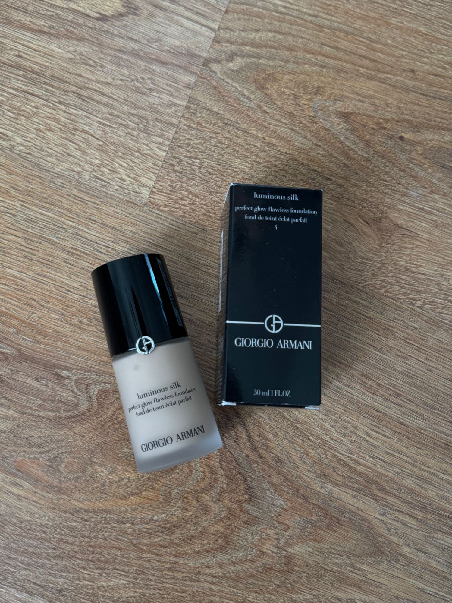 Podkład Giorgio Armani Luminous Silk numer 4