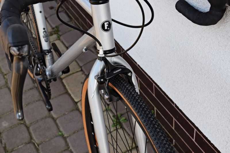 Nowy Gravel FIXIE FLOATER RACE 8S Shimano SORA 55CM Wyprzedaż - 30%