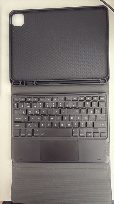 Apple iPad 11 (2 geração) 128 GB + teclado iPad Air + Caneta tátil