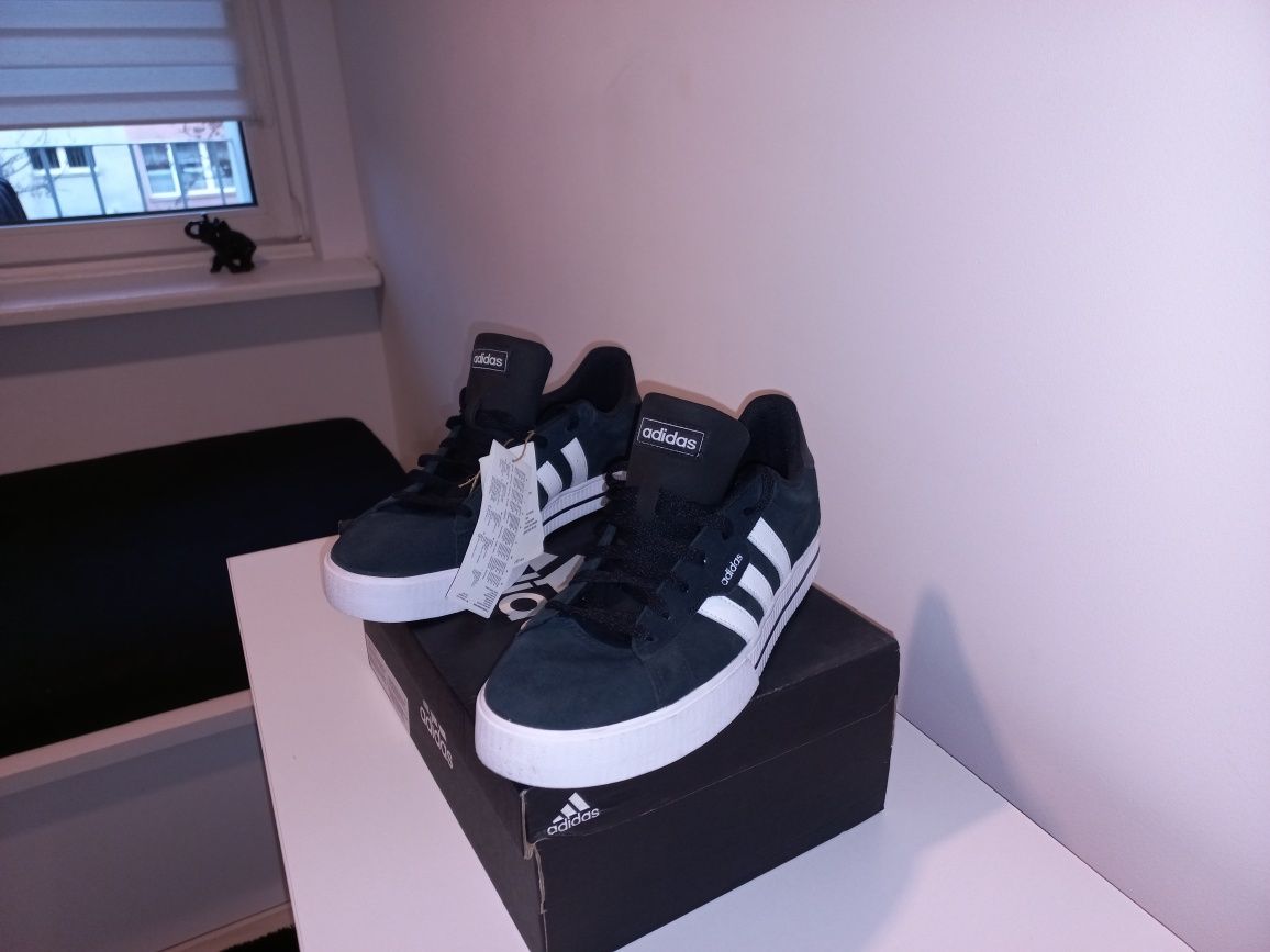 Sprzedam buty męskie adidas.