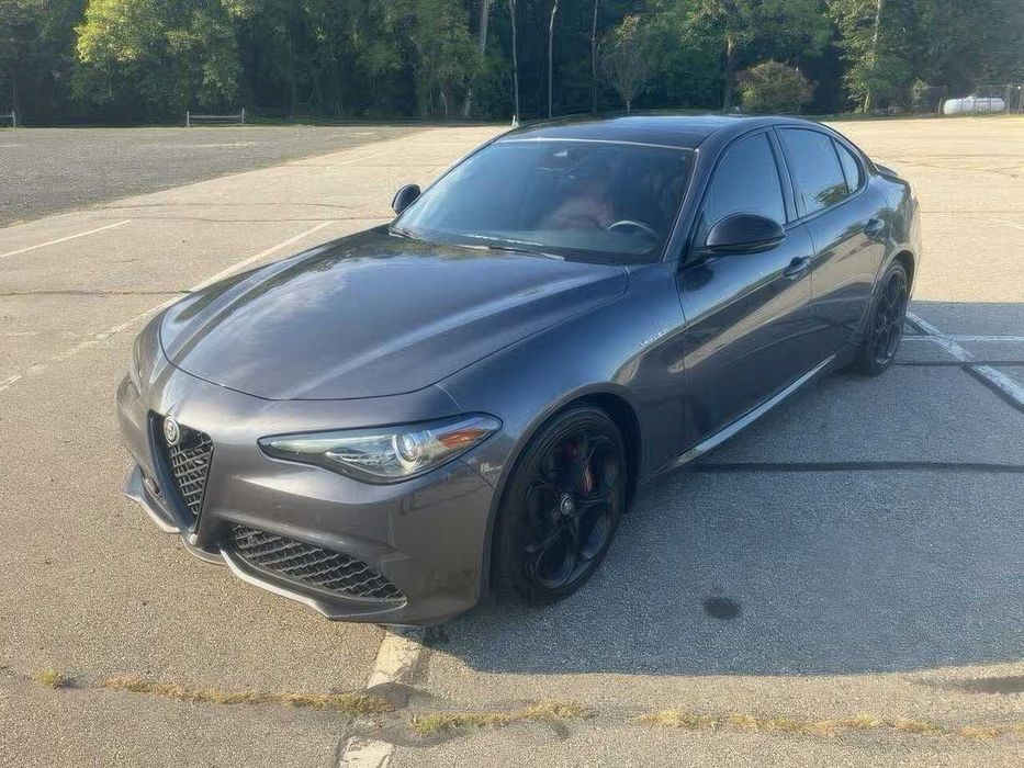 Alfa Romeo Giulia Veloce      2022