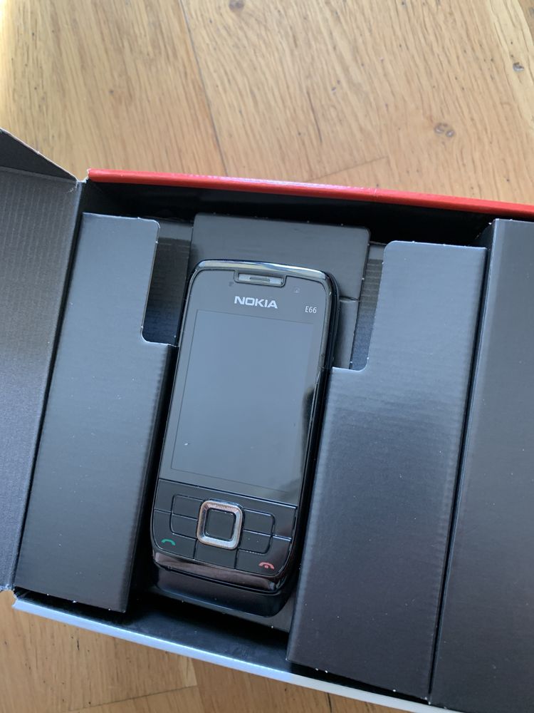 Telefon Nokia E66
