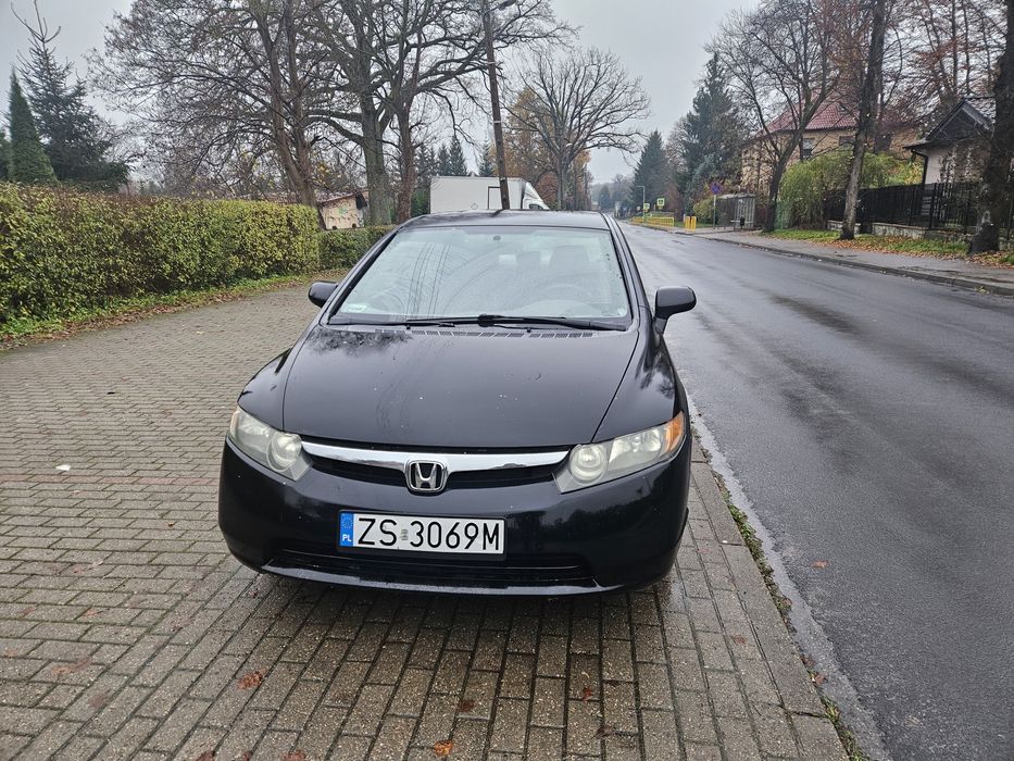Honda Civic 1.8 benzyna 141 koni 2008r