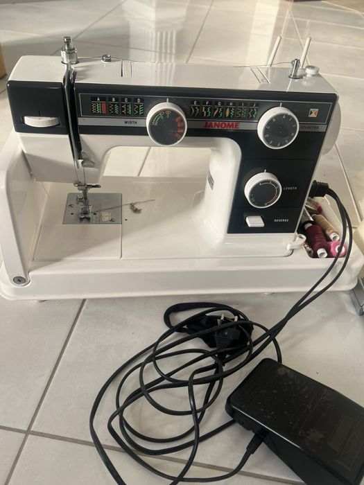 Швейна машинка Janome нова не була у використанні
