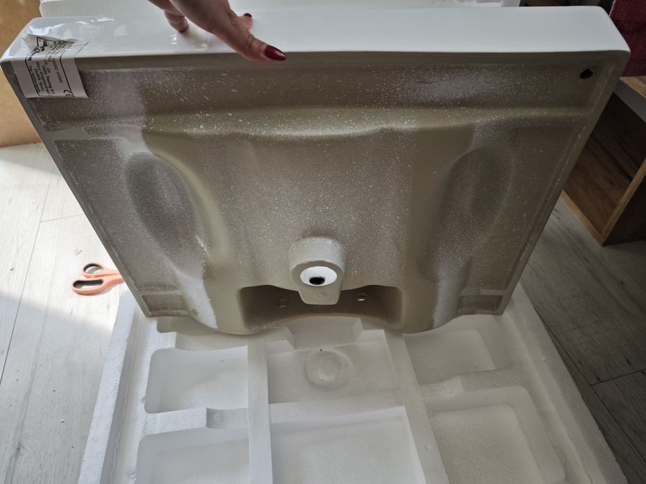 Nowa umywalka nablatowa-wpuszczana 60x46